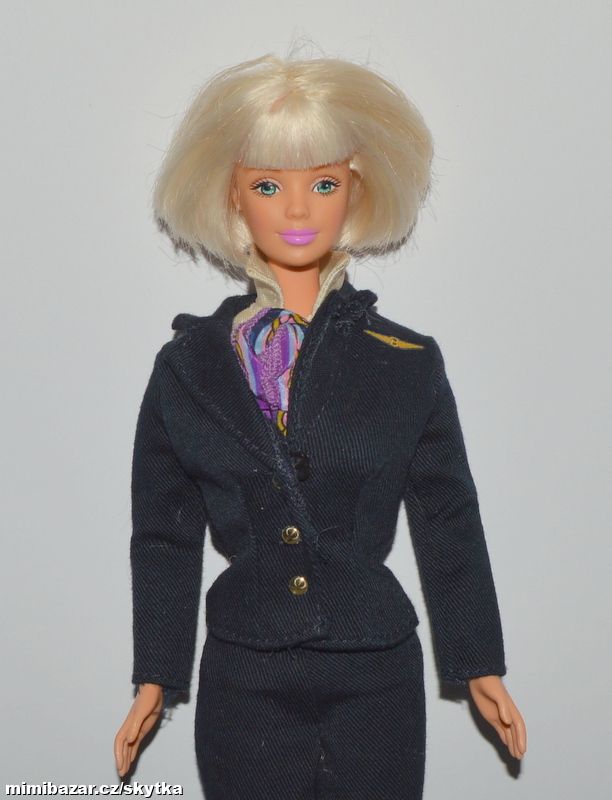  + + + SBĚRATELSKÁ PANENKA PILOT BARBIE + + + 