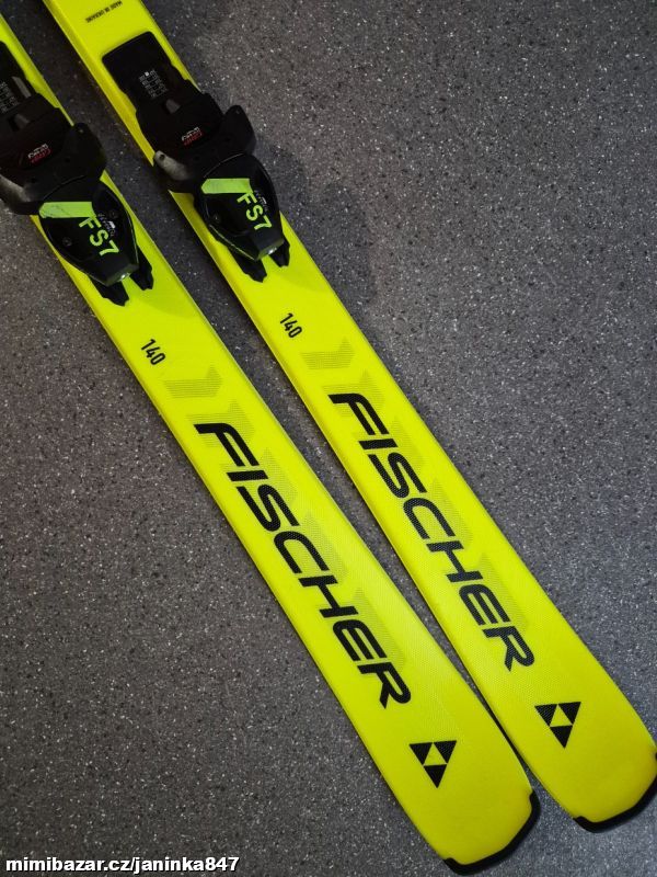 JUNIOR. CARV. LYŽE FISCHER RC4 RACE JR - 140 CM
