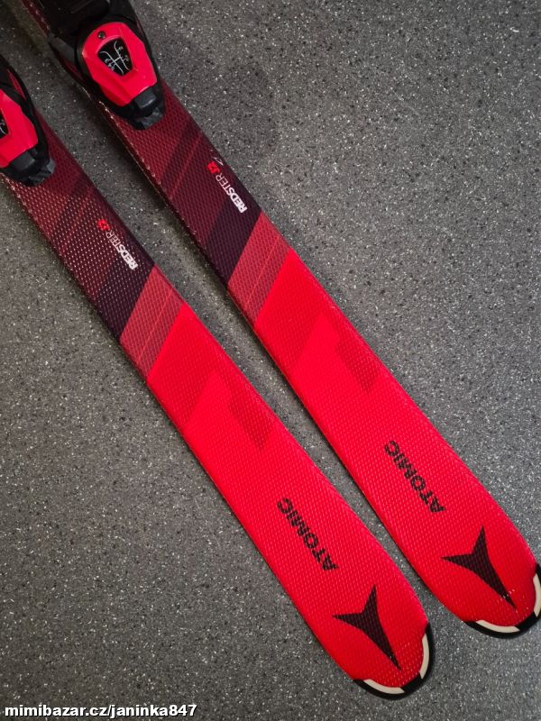 JUNIOR CARV. LYŽE ATOMIC REDSTER J2 - 150CM