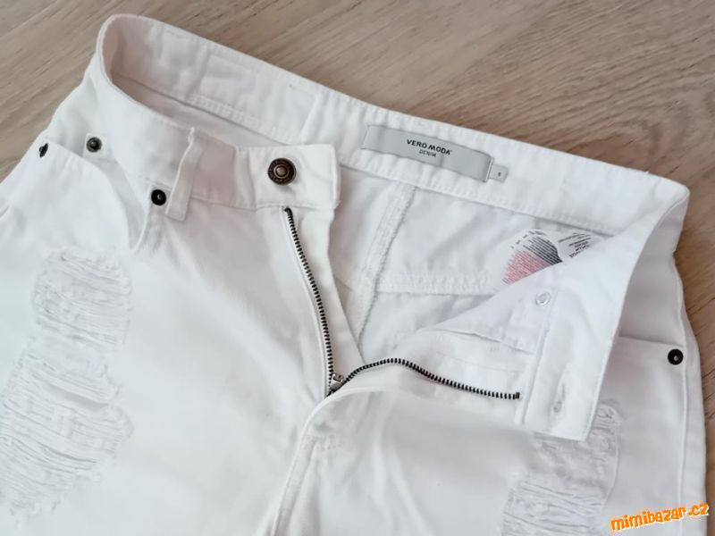 DŽÍNOVÉ BÍLÉ KRAŤASY - vel.S/zn.Denim