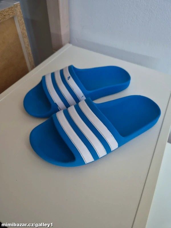 Pantofle Adidas, vel. 35