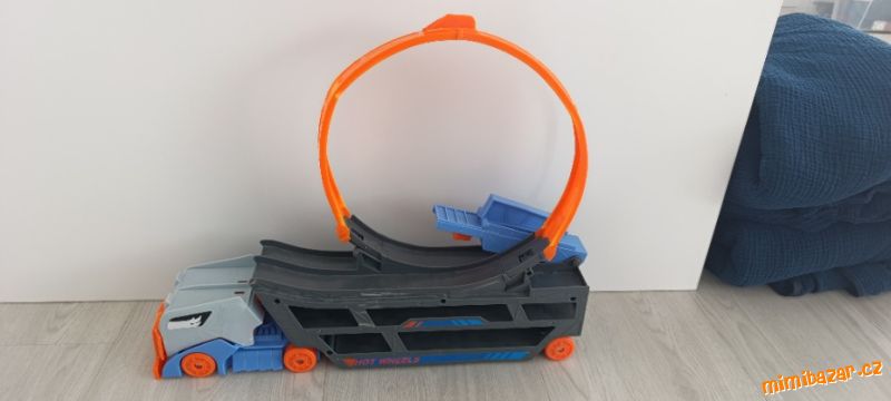 Hot wheels dráha náklaďák