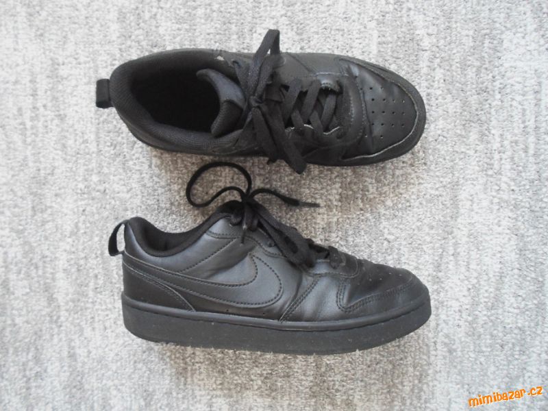 Černé tenisky botasky Nike