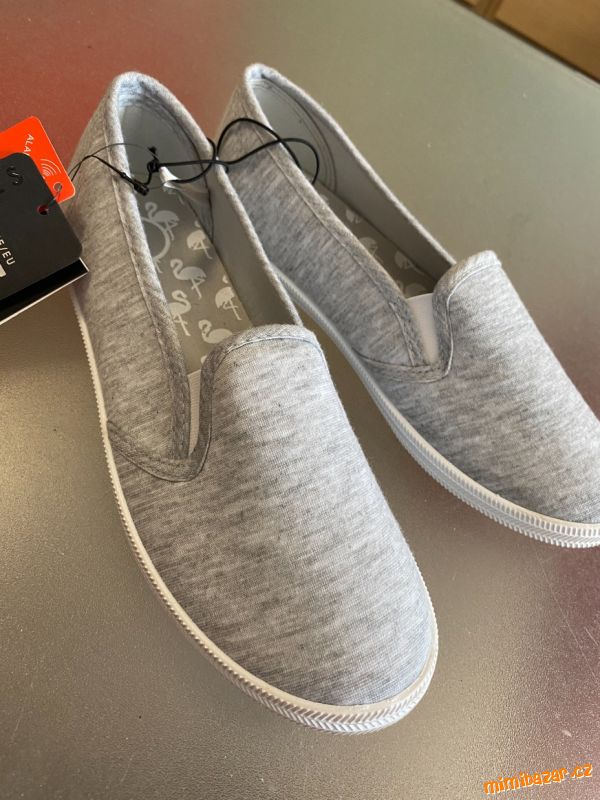 Šedé plátěnky vel 37