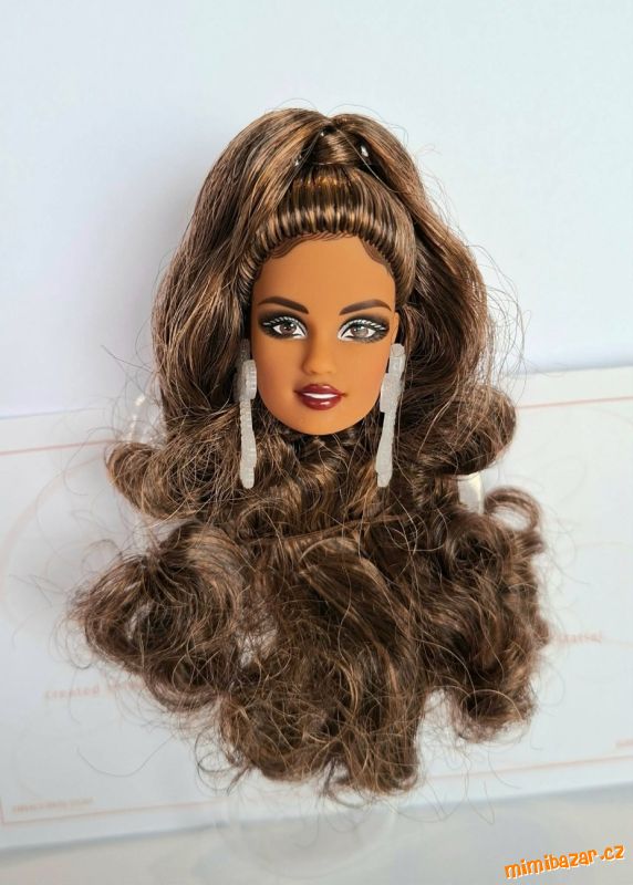 Na prodej hlavicka sberatelska Barbie Holiday 2024
