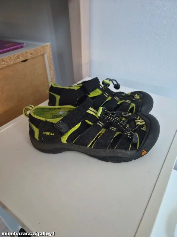Keen dětské outdoorové sandály, vel. 37 (22, 5 cm)