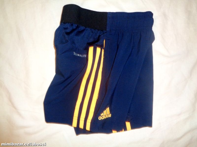Krásné tmavomodré šortky Adidas