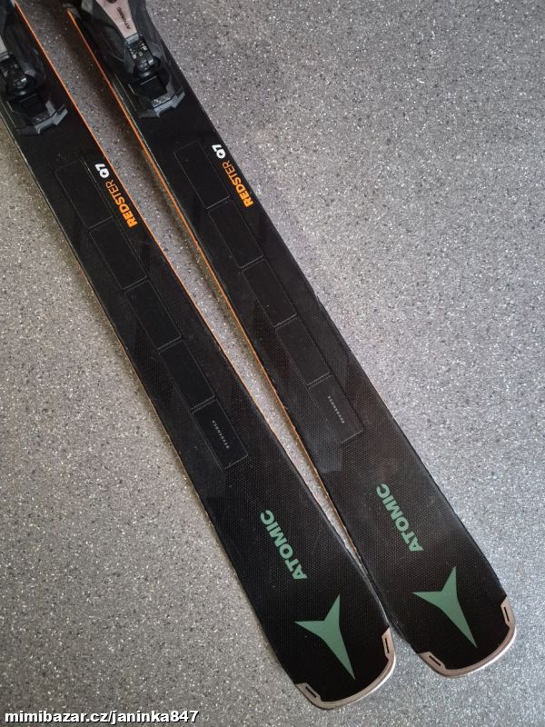 SJEZD. CARV. LYŽE ATOMIC REDSTER Q7 - 168 CM