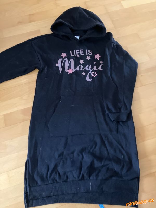 Nenošená dlouhá mikina