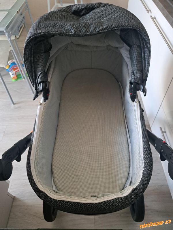 Kočárek RIKO nano pro black onyx