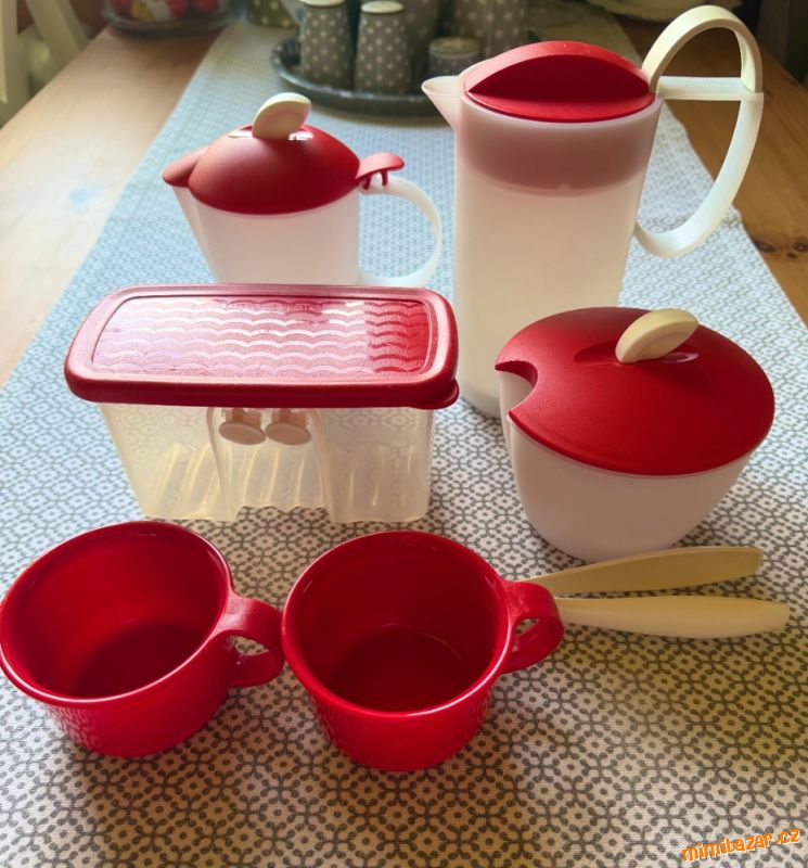 Sada Tupperware Prima klima, napěňovač atd.