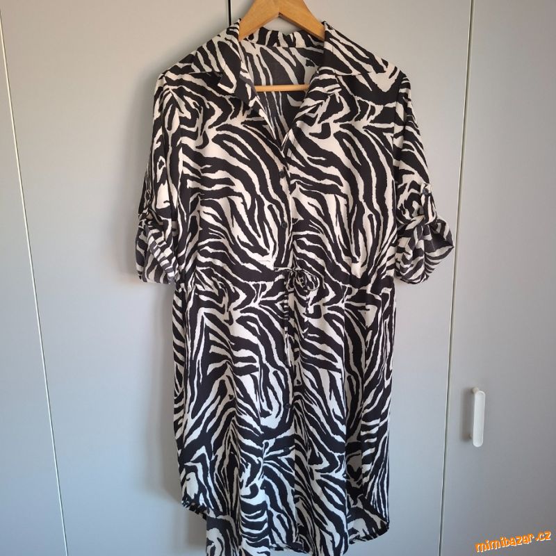 PROPÍNACÍ ŠATY PRO MENŠÍ POSTAVU