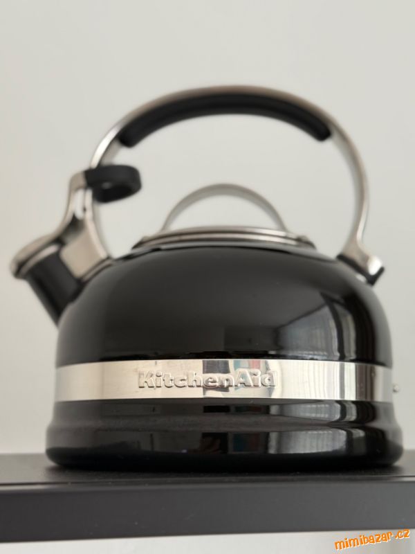 varna konvice s píšťalou KitchenAid