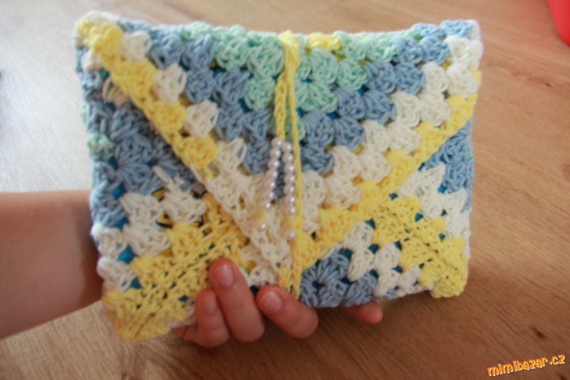 Handmade háčkovaný obal na knihu