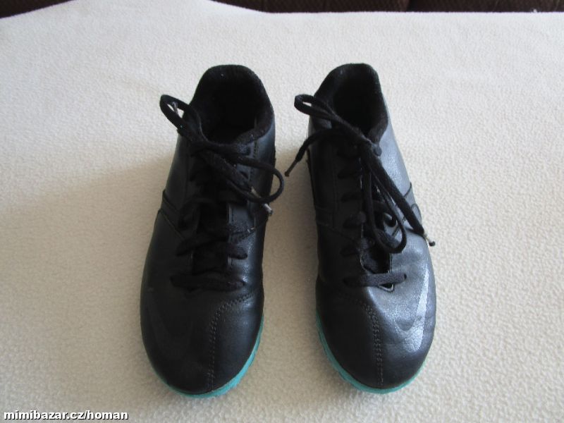Černé kopačky Nike, č. 31, stélka 19 cm