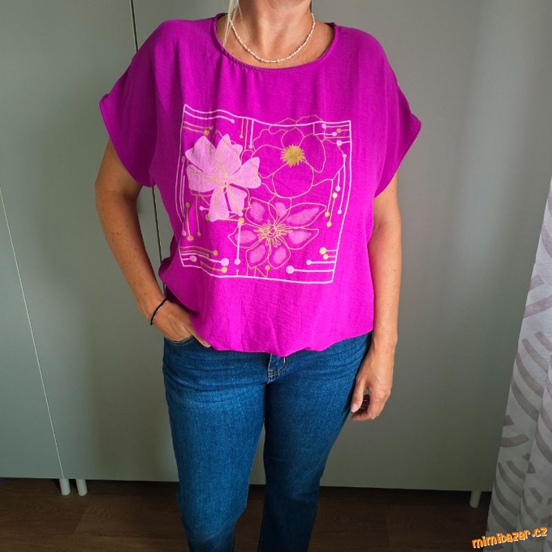 NENOŠENÁ VÝRAZNÁ HALENKA