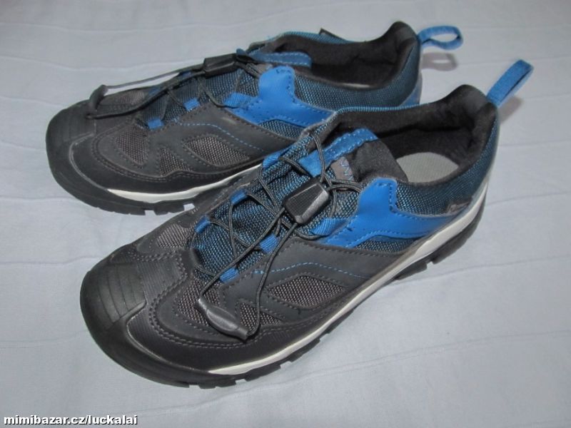 Černo modré outdoorové boty Quechua Crossrock 36