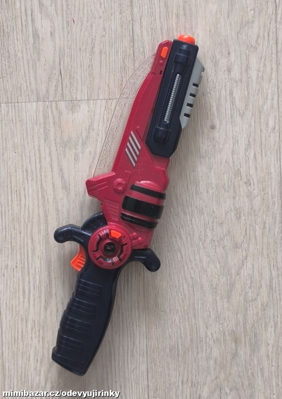 Interaktivní transformers pistole/meč
