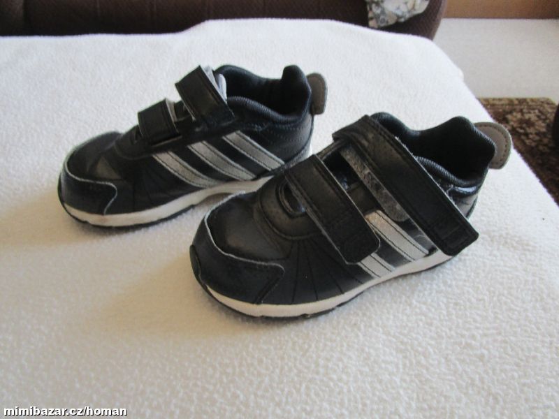 Černé kožené tenisky Adidas, č. 23, stélka 14 cm