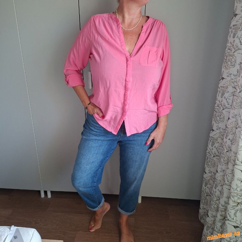 RŮŽOVÁ HALENKA