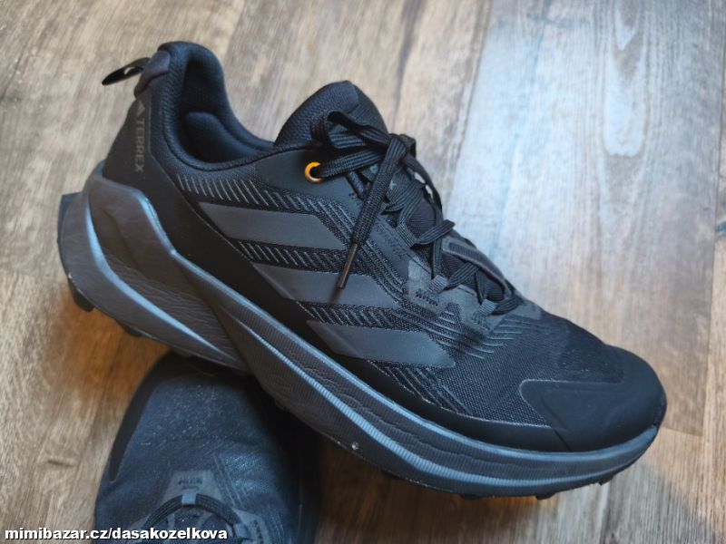 Černé trekovky ADIDAS TERREX v.44 2/3 - top stav