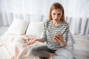 Ukradli mi dítě… na internetu! Co je to digitální únos a jak se mu bránit?