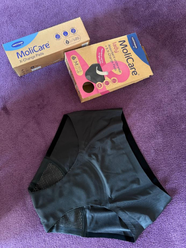 Testování absorpčních spodních kalhotek MoliCare®