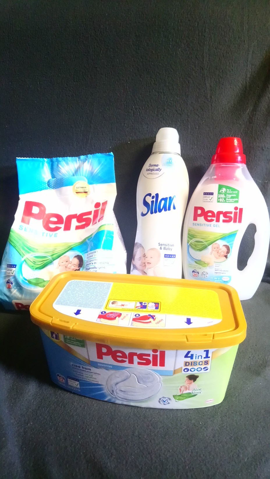 TESTOVÁNÍ ÚČINKŮ PRACÍCH PROSTŘEDKŮ PERSIL A SILAN SENSITIVE