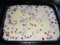 Hrnková rybízovo-pudinková pochoutka