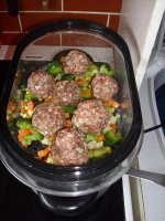 Masové kuličky se zeleninou a bramborem...