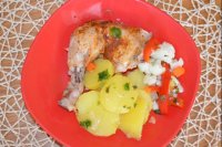 kuřecí kousky s bramborem a zeleninou z parního hrnce