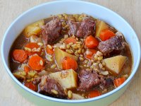 Hovězí na víně s kamutem