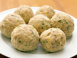 Bavorský houskový knedlík od babičky- Semmelknödel